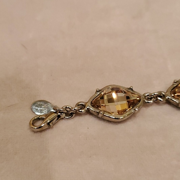 Glitzy Bella women's Swarovski crystal bracelet. - Picture 4 of 6